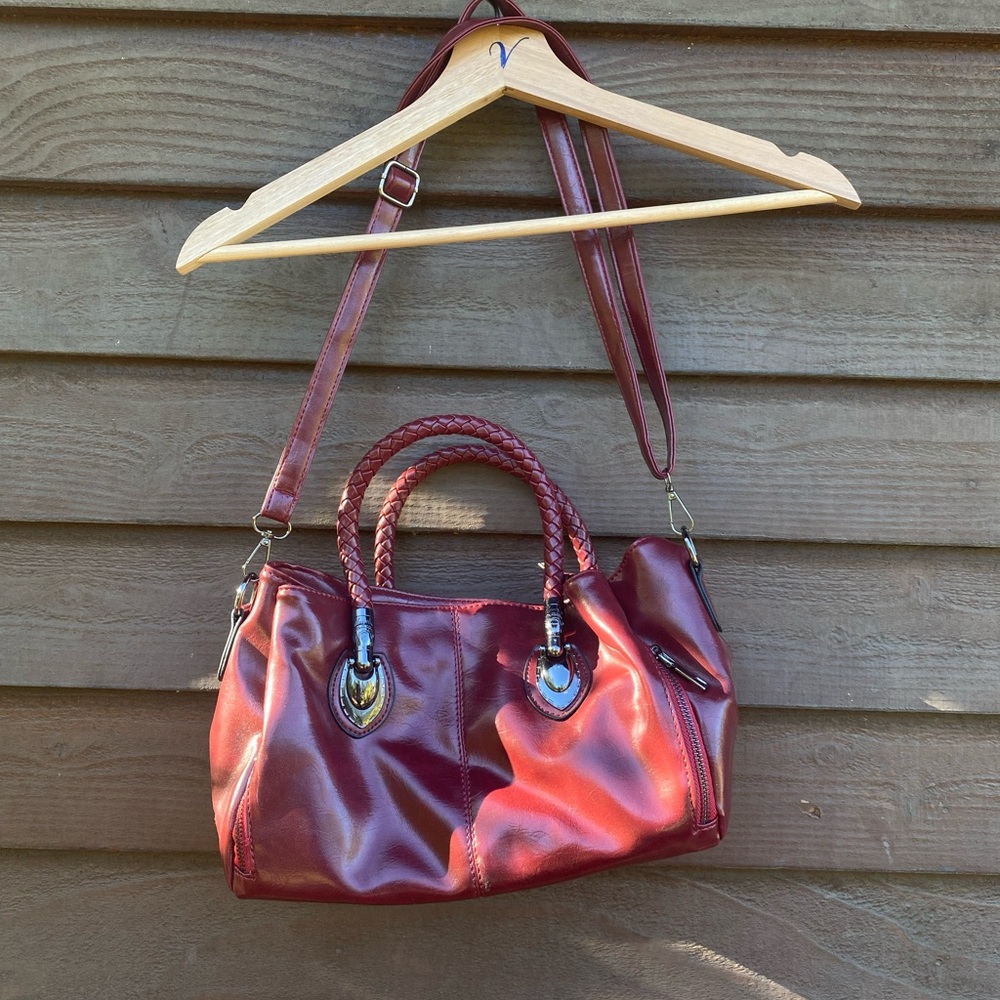 Elegant Burgundy Leather Handbag